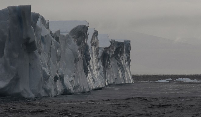 Sailing down the coast of Baffin Island - iceberg © David Thoreson http://bluewaterstudios.com/